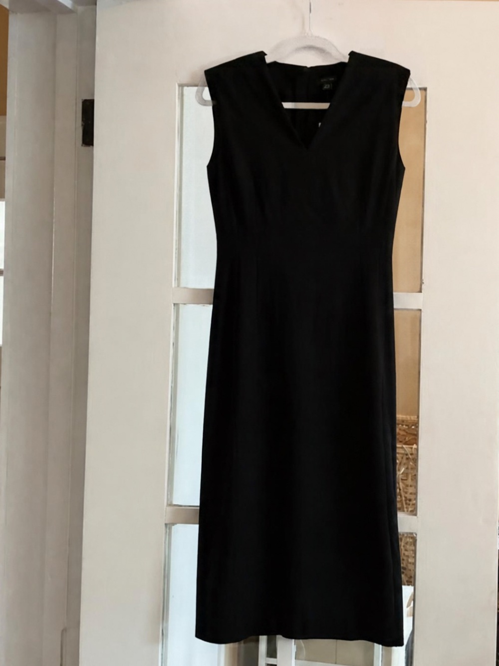 NWT Ann Taylor The Petite Seamed V-Neck Sheath Dress in Bi-Stretch 00P